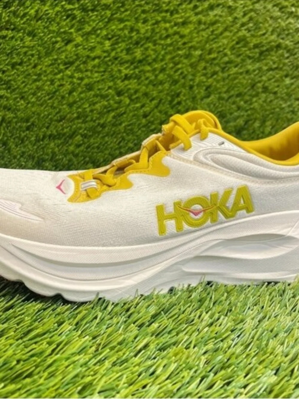 HOKA Gaviota 6 Women's White & Yellow Athletic Shoes 9.5D.  Sugg Retail $180.